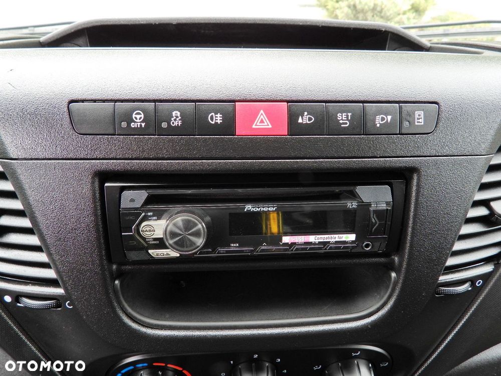 Iveco DAILY 35C14 WYWROTKA TEMPOMAT BLIŹNIACZE KOŁA  140KM - 37