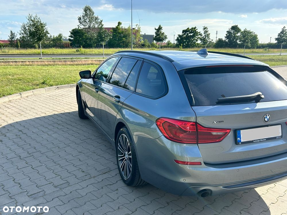 BMW Seria 5 530i xDrive Sport Line sport - 4