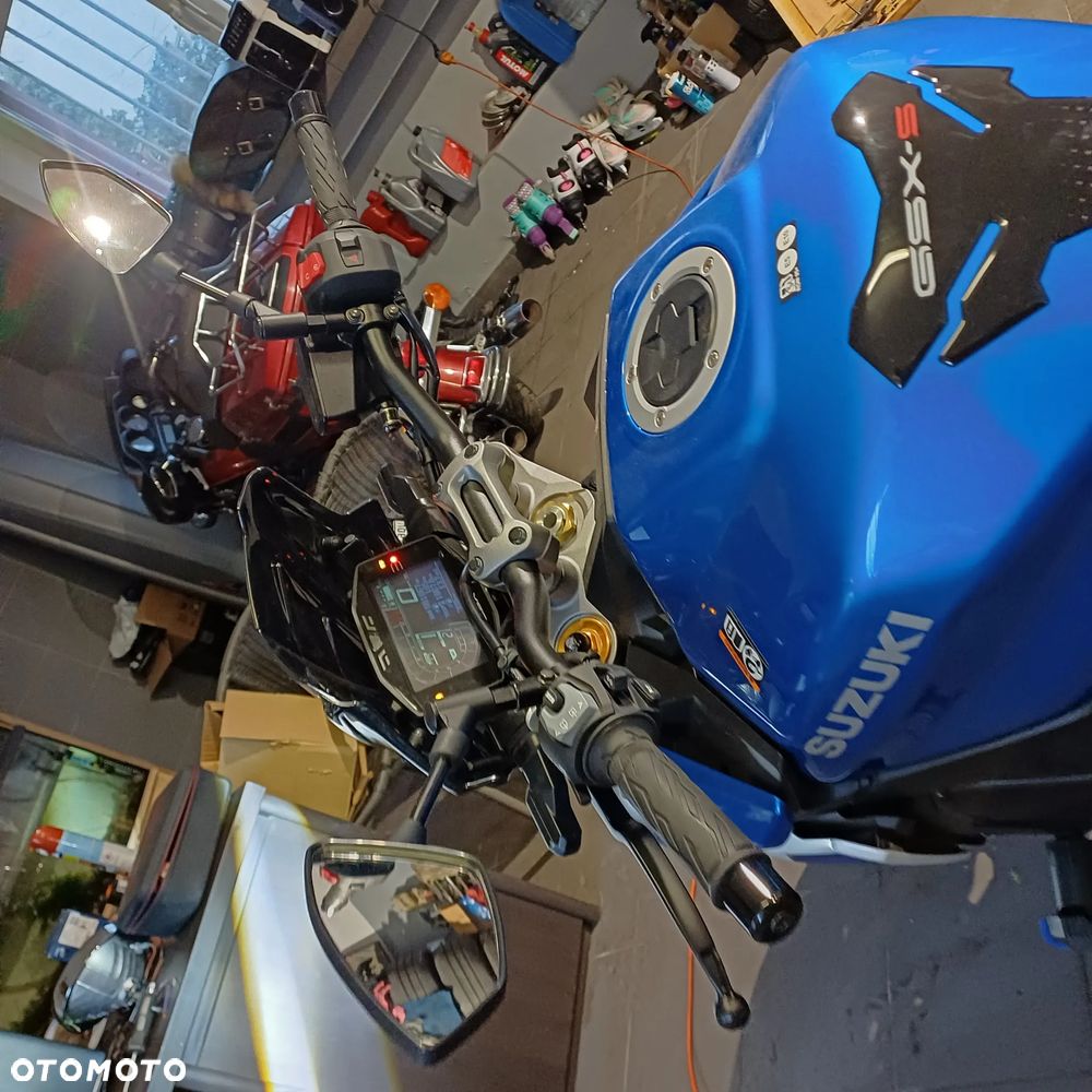 Suzuki GSX 1000 - 10