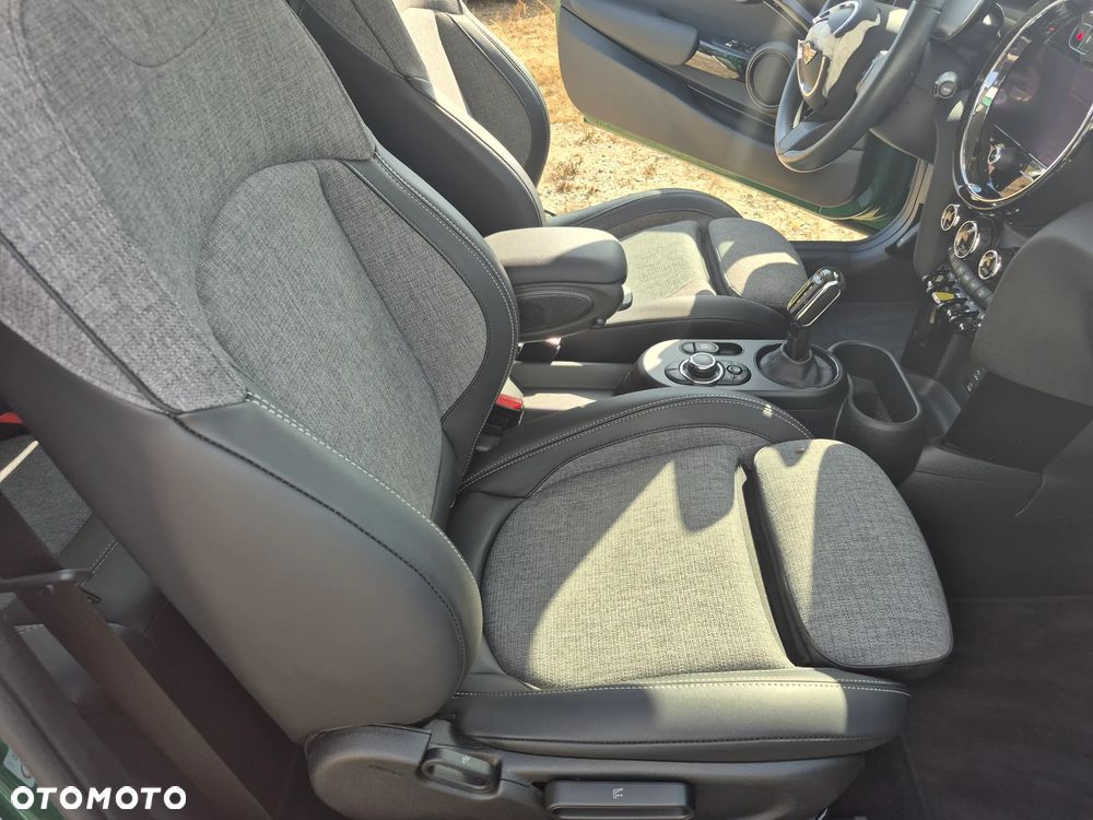 MINI Cooper S Essential Trim - 13