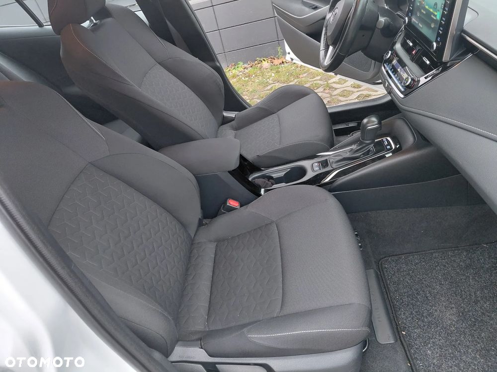 Toyota Corolla 1.8 Hybrid Comfort - 24