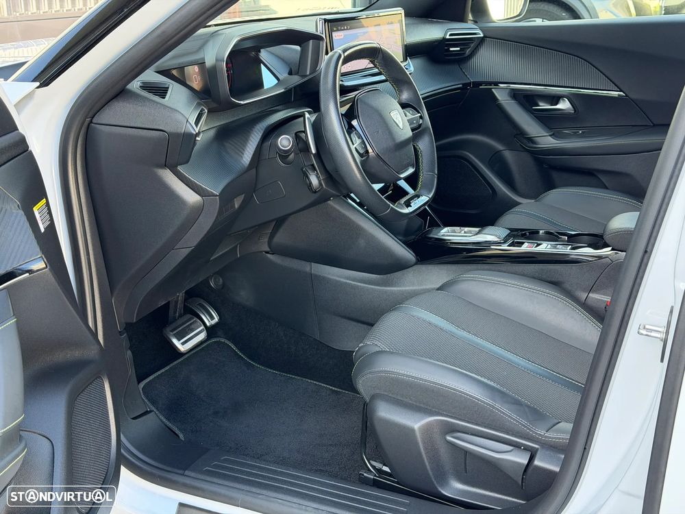 Peugeot 2008 1.2 PureTech GT EAT8 - 9