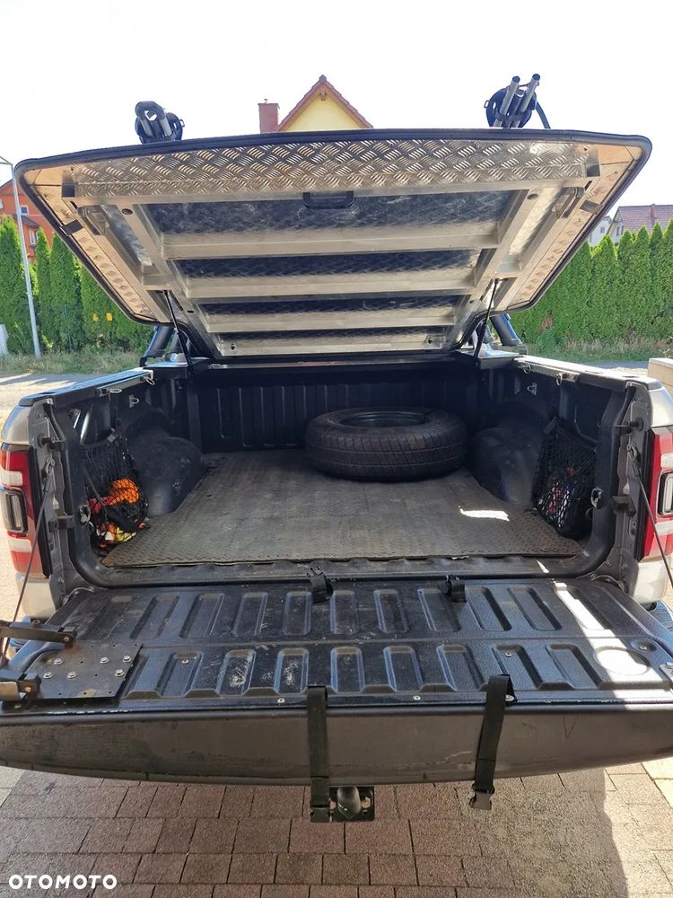 RAM 1500 Crew Cab Shortbed Bighorn - 18