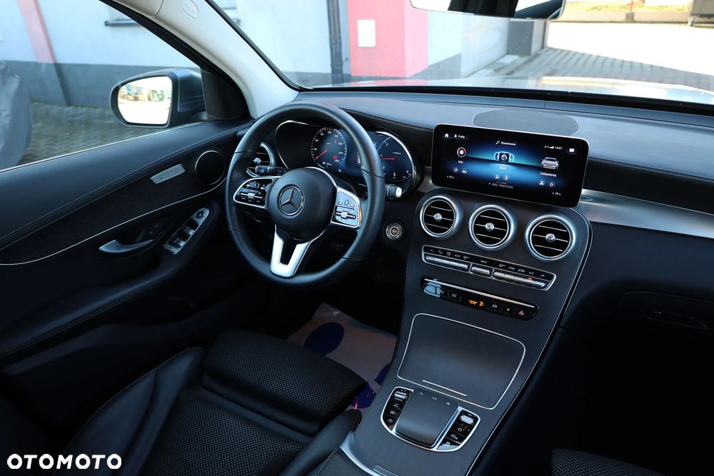 Mercedes-Benz GLC - 29