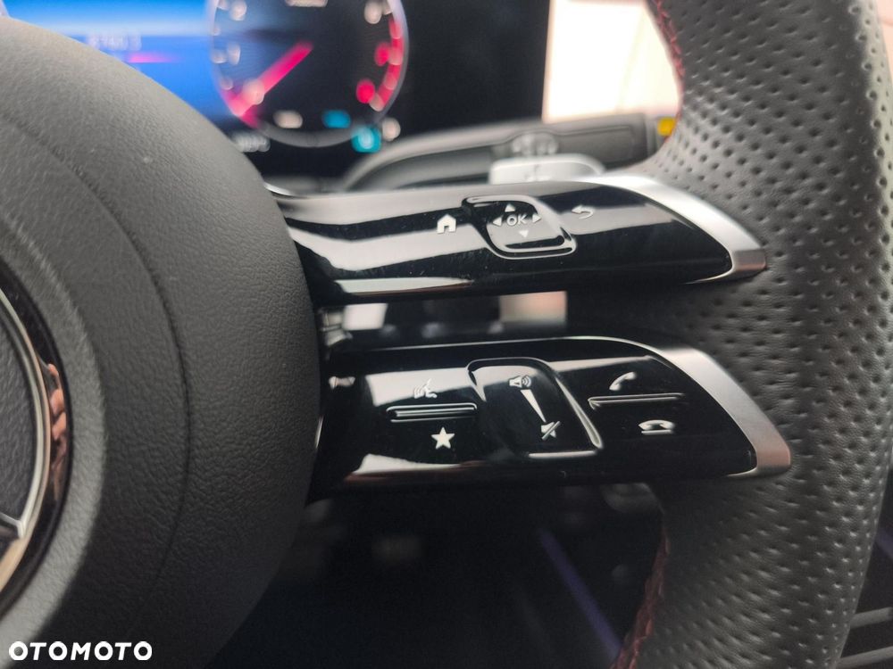 Mercedes-Benz GLA - 15