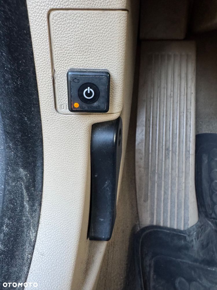 BMW Seria 3 320i - 23