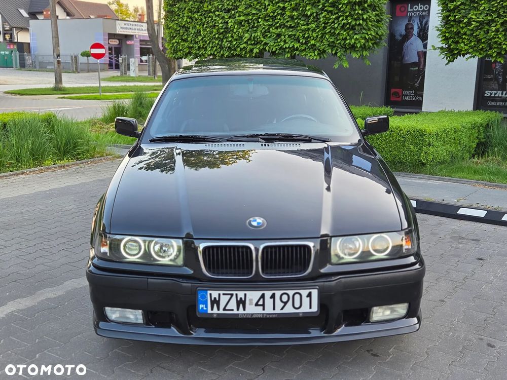 BMW Seria 3 323i - 3
