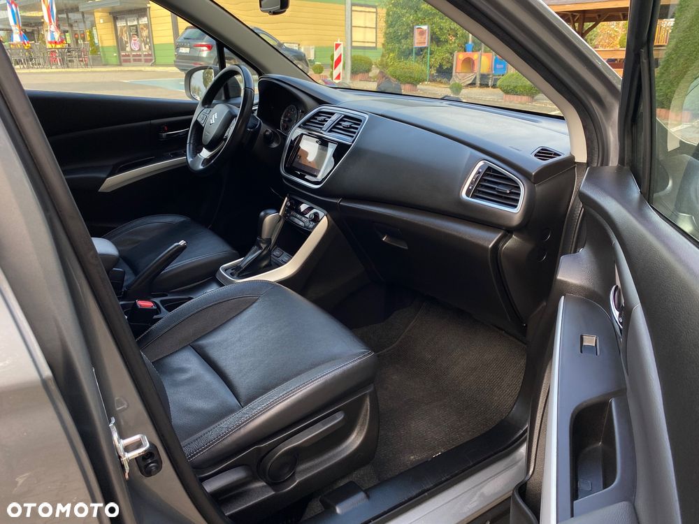Suzuki SX4 S-Cross 1.4 SHVS Premium 4WD - 36