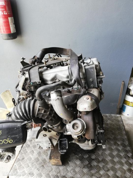 Motor Nissan Navara D40 - 2