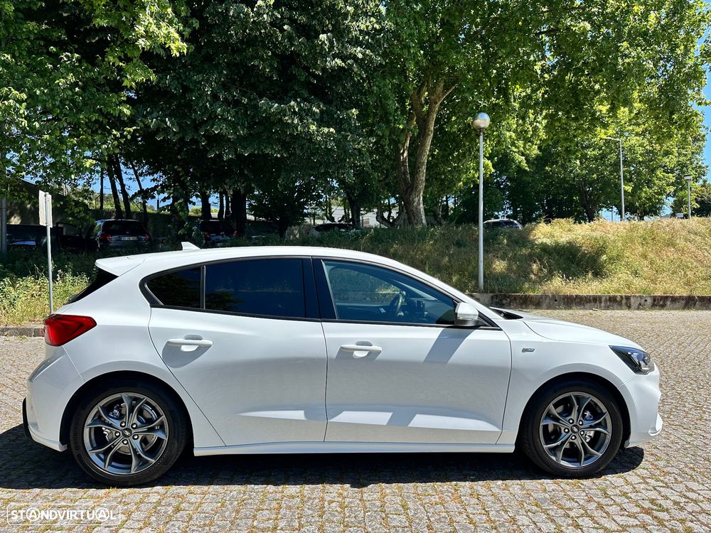 Ford Focus 1.0 EcoBoost S&S ST-LINE - 9