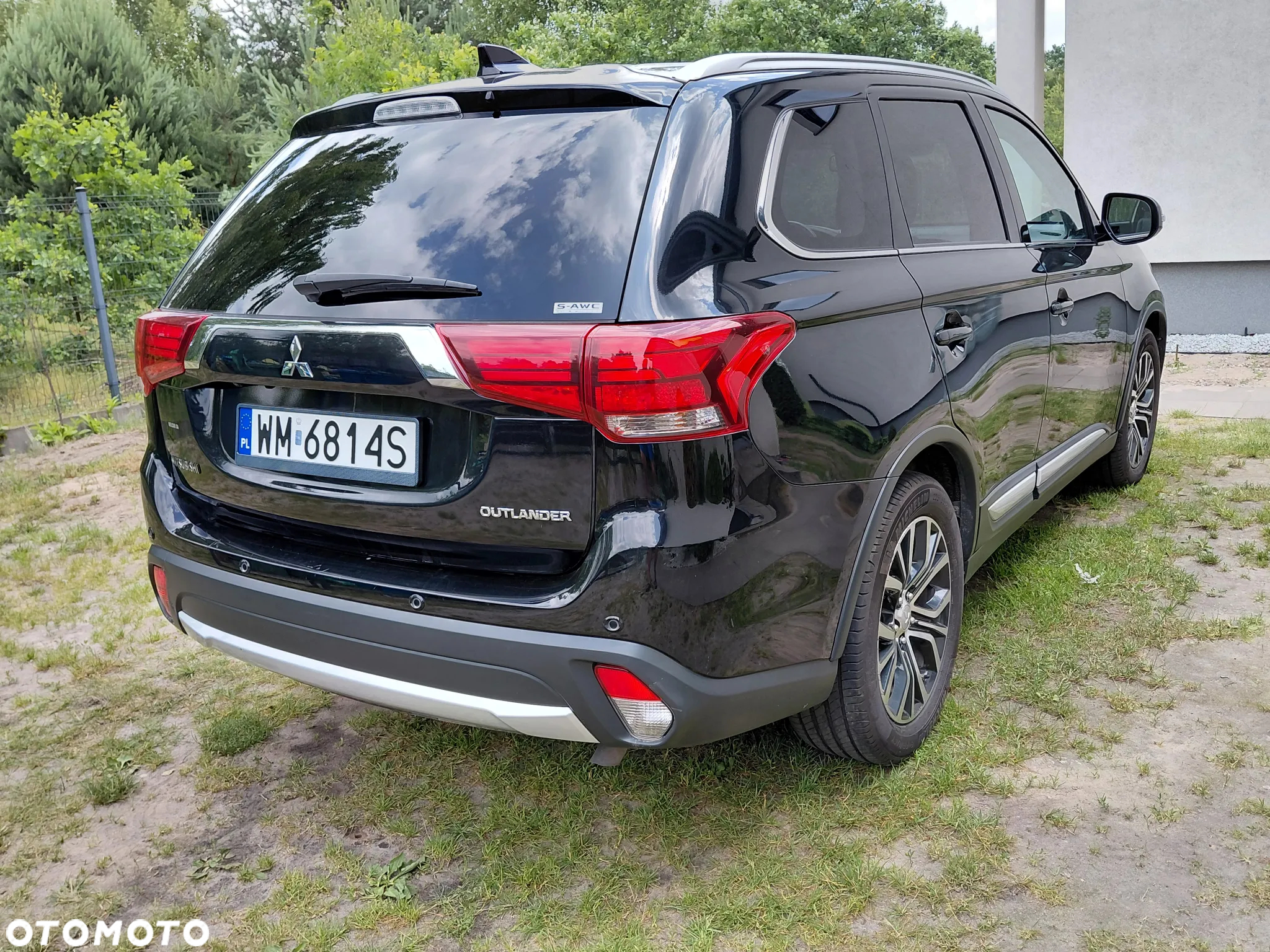 Mitsubishi Outlander 2.2 DI-D 4WD Automatik Diamant Edition - 4