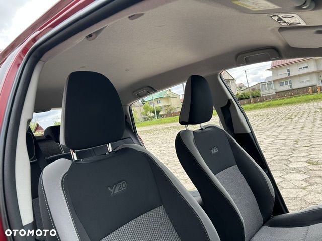 Toyota Yaris Hybrid 100 Life - 23