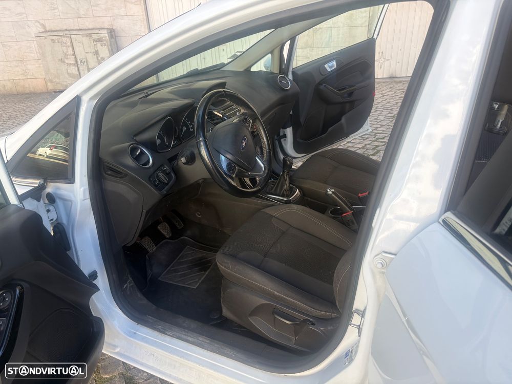 Ford Fiesta - 10