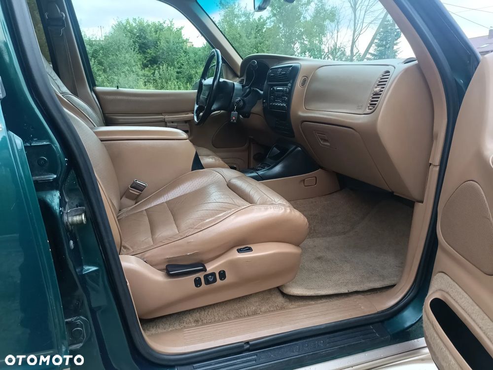 Ford Explorer - 7