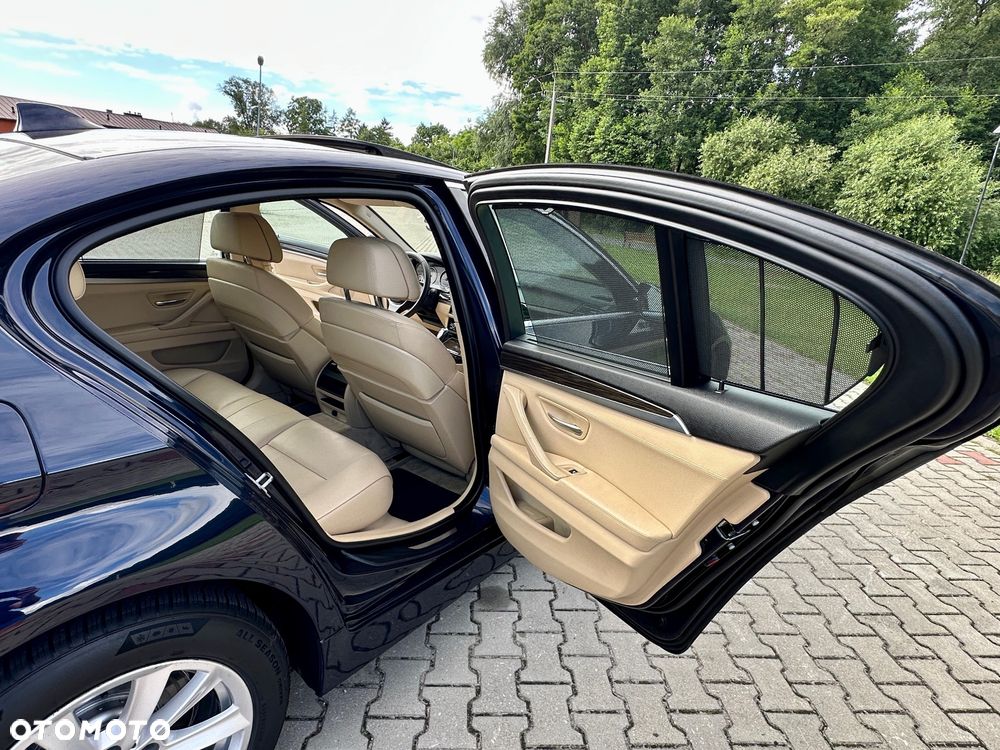 BMW Seria 5 530d xDrive Sport-Aut - 31