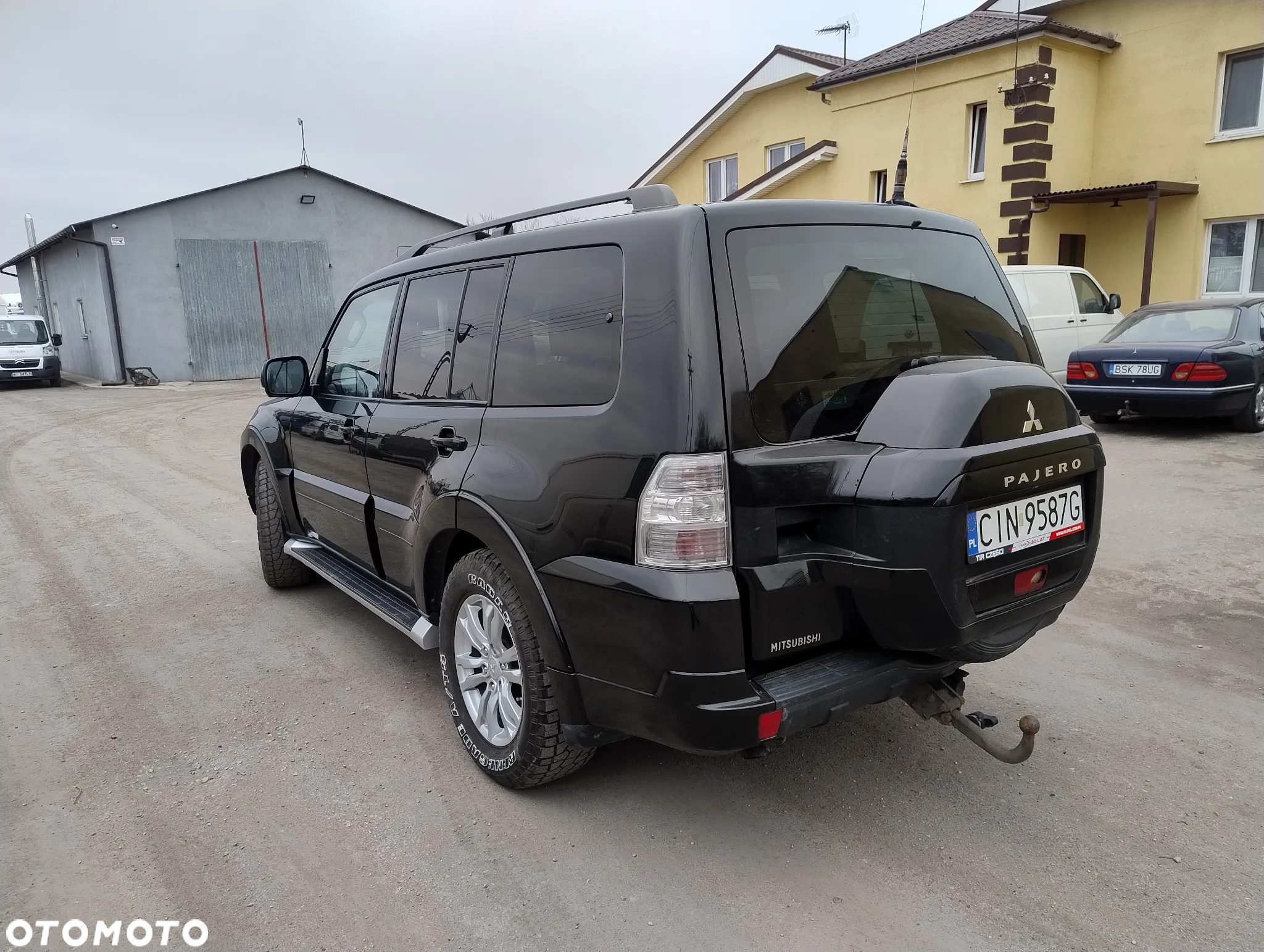 Mitsubishi Pajero - 4