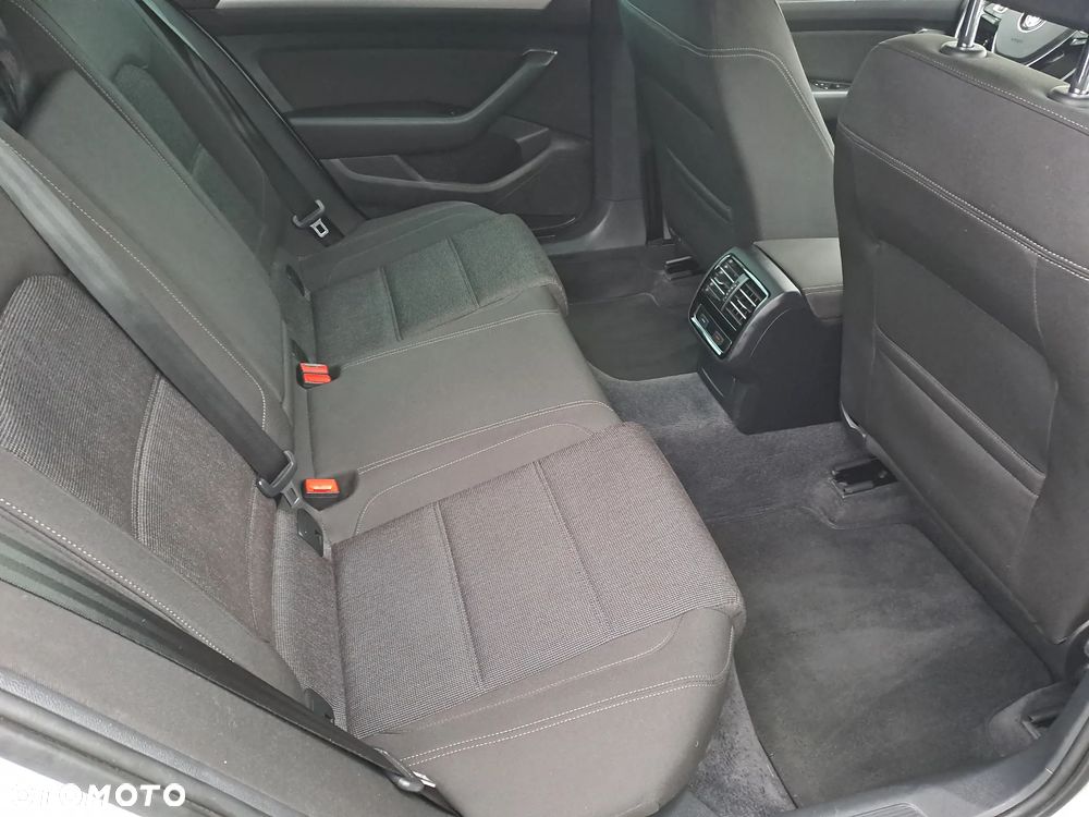 Volkswagen Passat Variant 2.0 TDI DSG (BlueMotion Technology) Comfortline - 22
