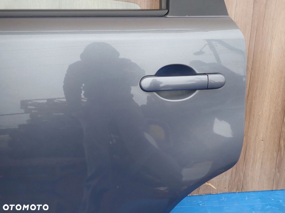 NISSAN NOTE E11 06-12 DRZWI TYLNE LEWE B52 - 5