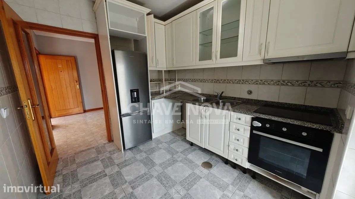 T3+1 c/ Varanda e Lugar de Garagem em Pedroso - Grande imagem: 5/20
