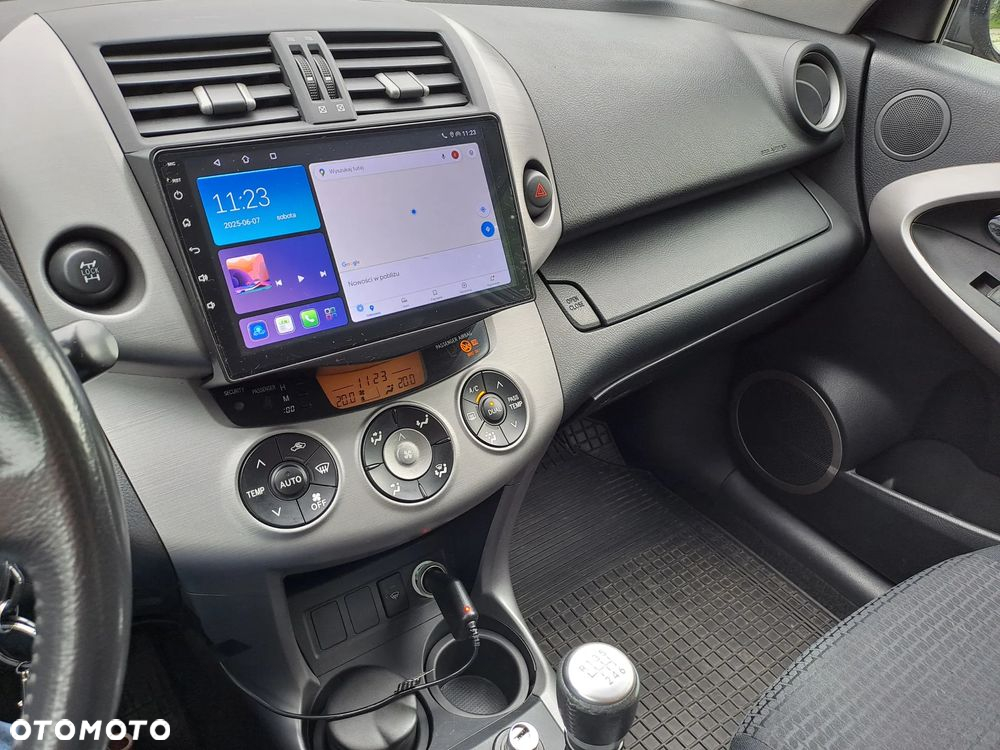 Toyota RAV4 - 6