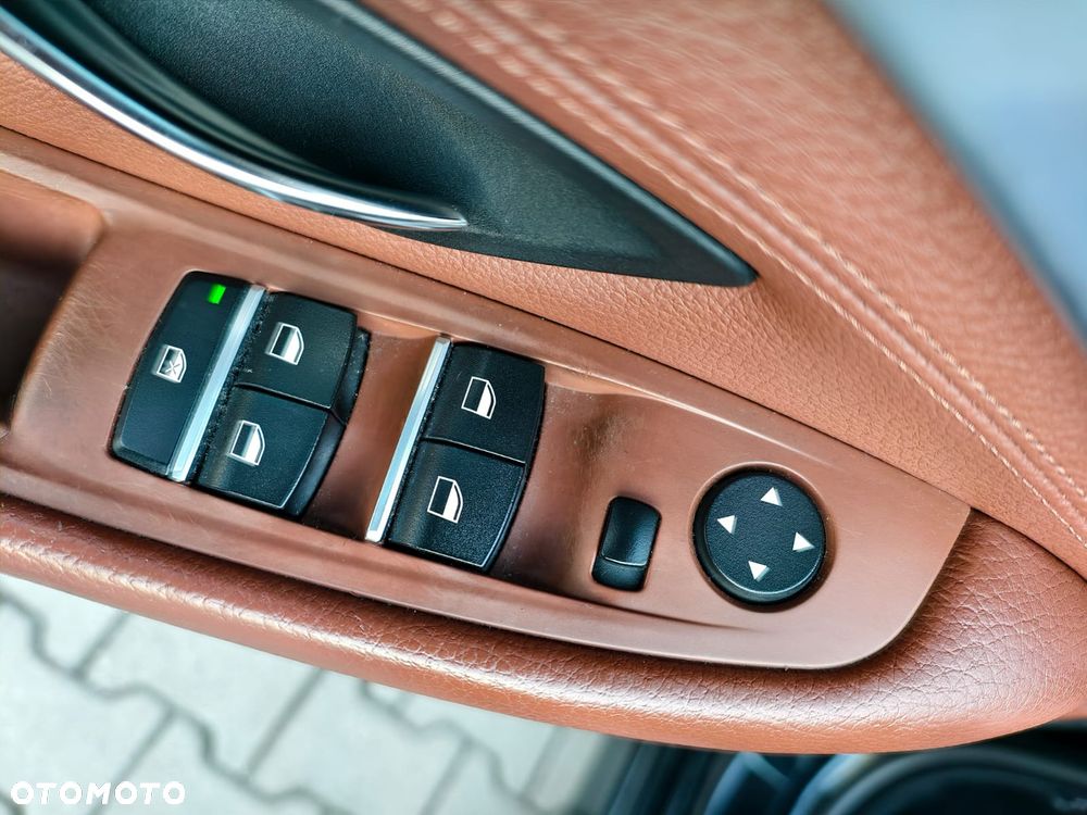 BMW Seria 5 525d - 18