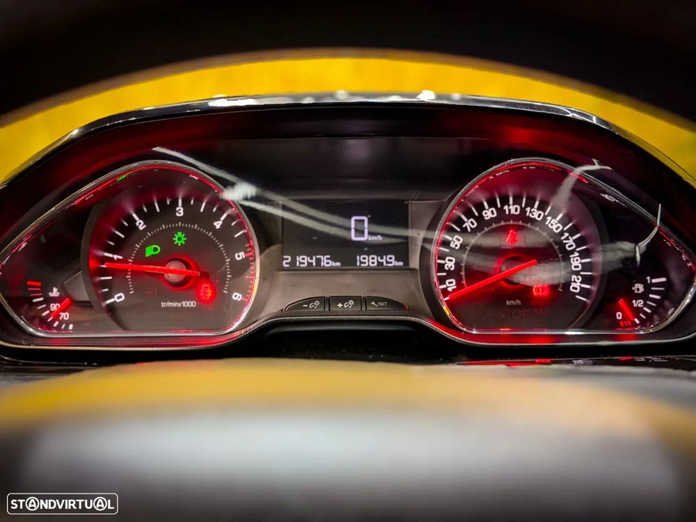 Peugeot 208 1.6 e-HDi SE Style - 34