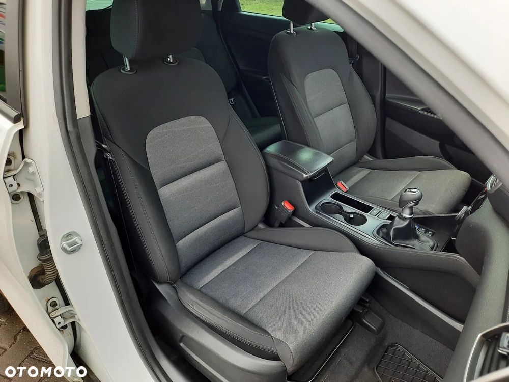 Hyundai Tucson 1.6 GDI BlueDrive Comfort 2WD - 23