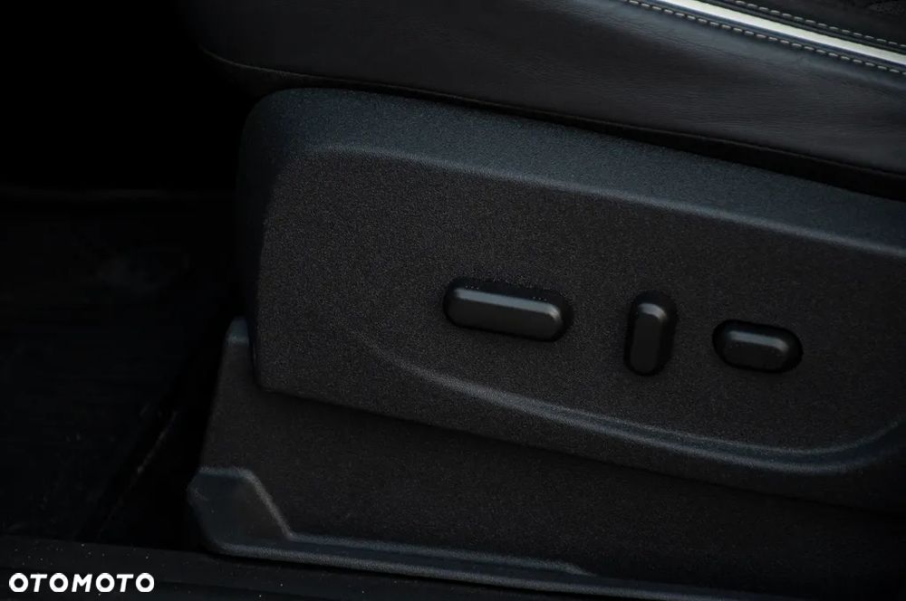 Ford Kuga 2.0 EcoBoost 4x4 ST-Line - 38