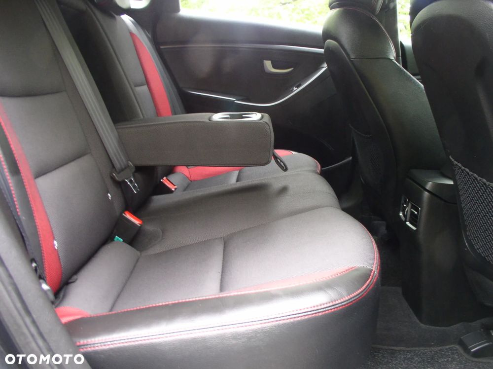 Hyundai i30 1.6 GDI Turbo Luxury - 17