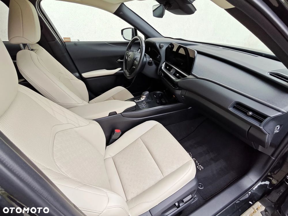 Lexus UX 300h Prestige AWD - 3