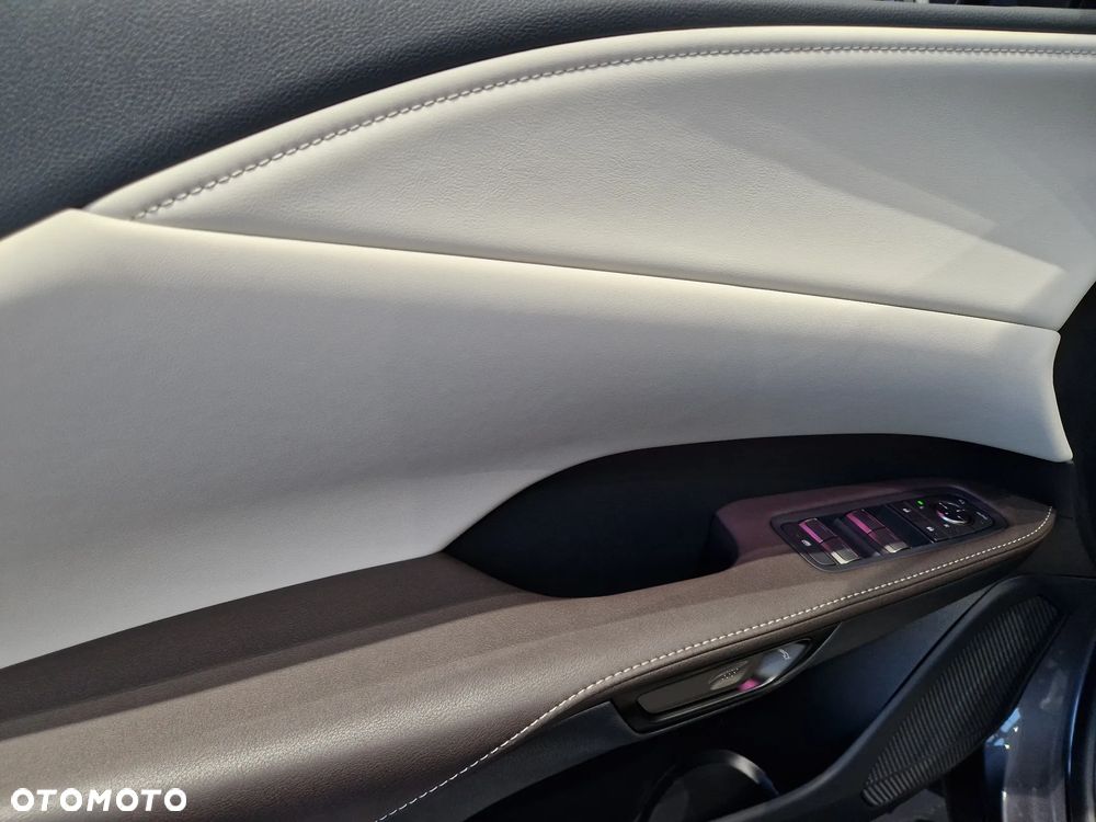 Lexus RX 350h F Sport Design - 22