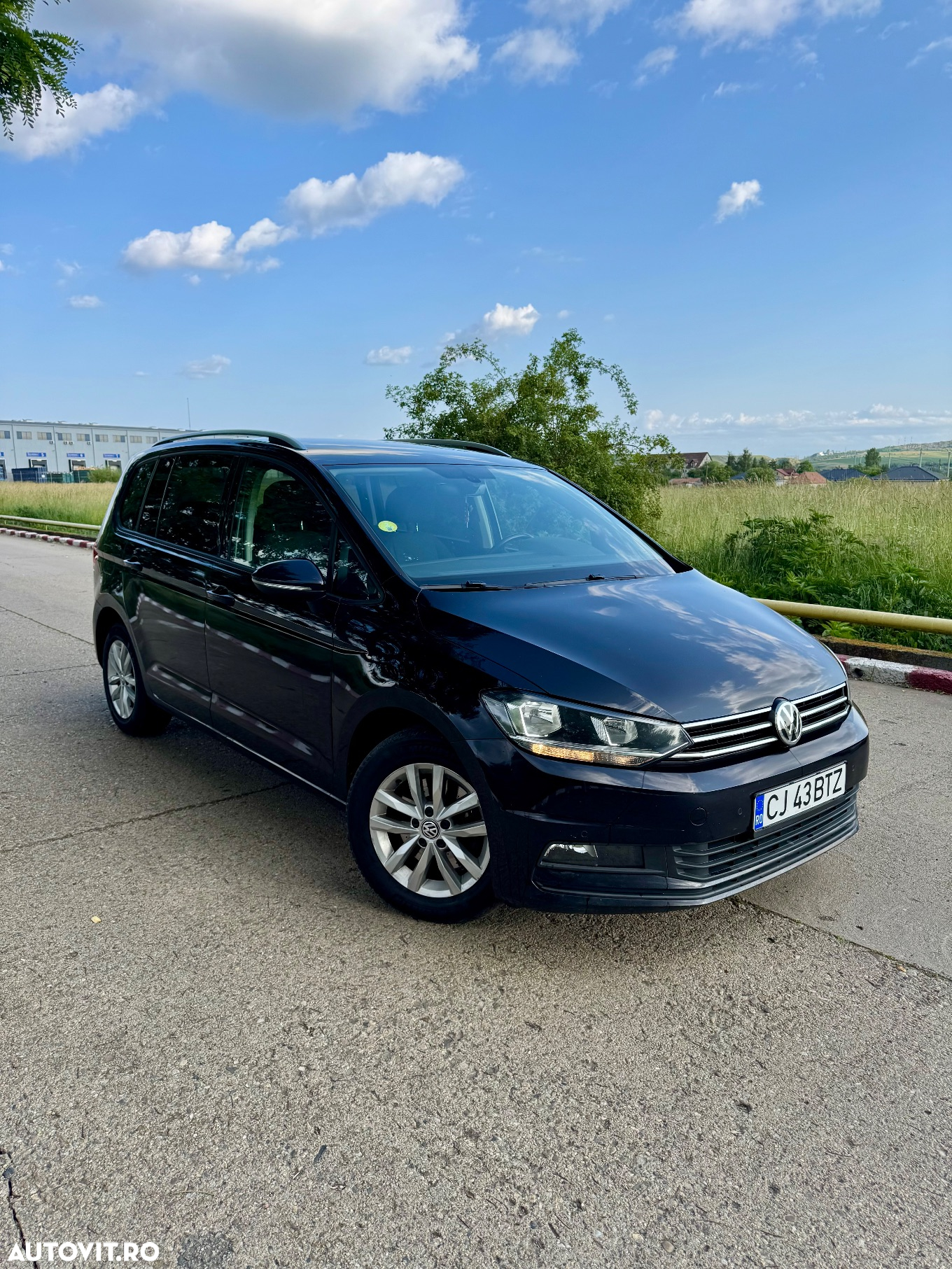 Volkswagen Touran 1.6 TDI SCR (BlueMotion Technology) DSG Comfortline - 2