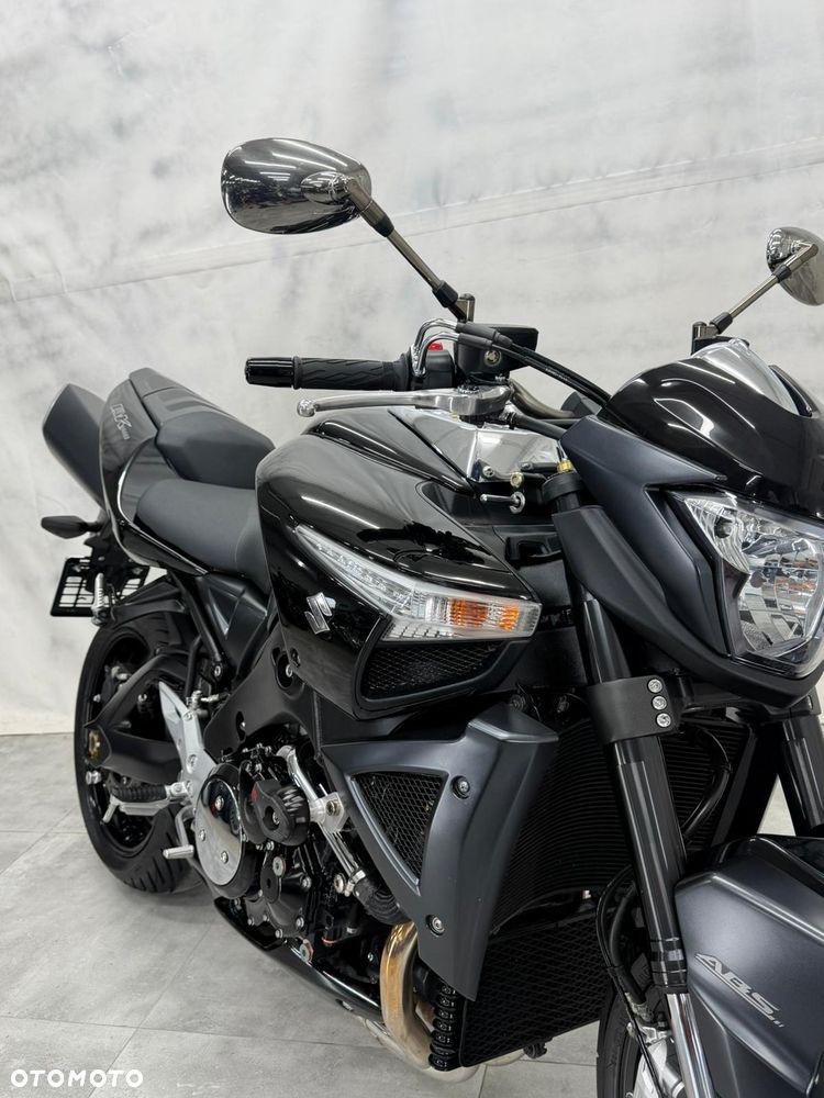 Suzuki GSX - 5