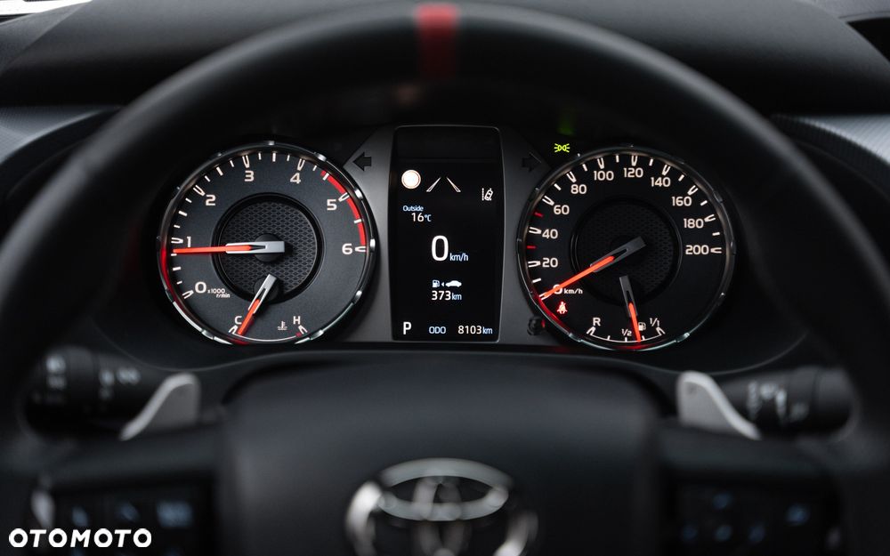 Toyota Hilux 2.8 D-4D Double Cab GR Sport II 4x4 - 38