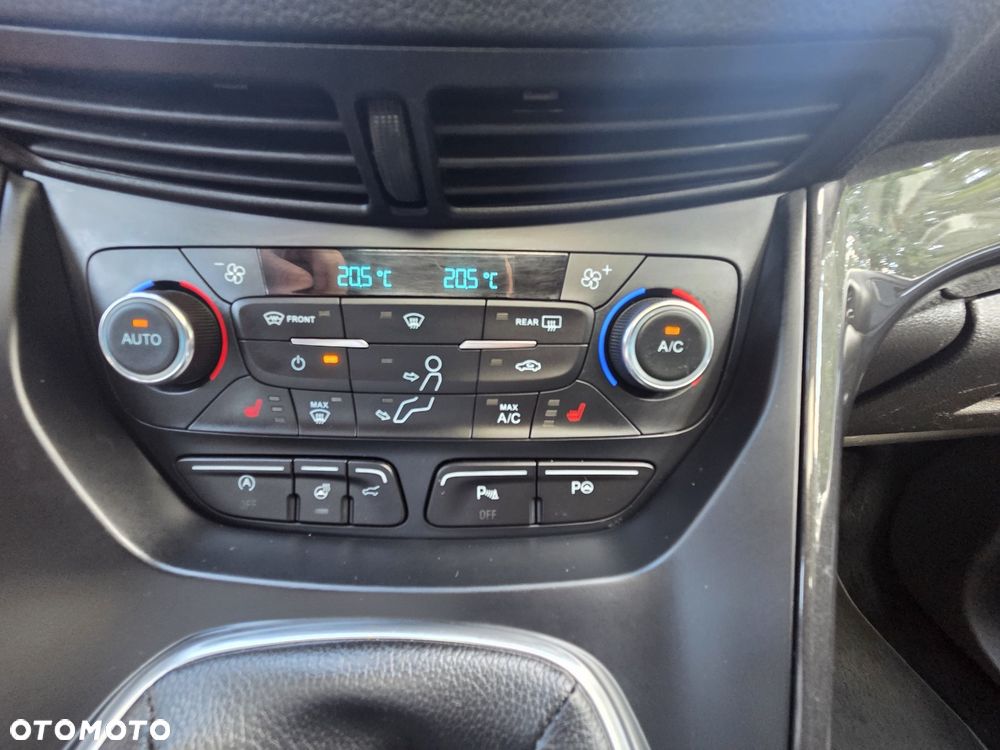 Ford Kuga 2.0 TDCi 2x4 Titanium - 15