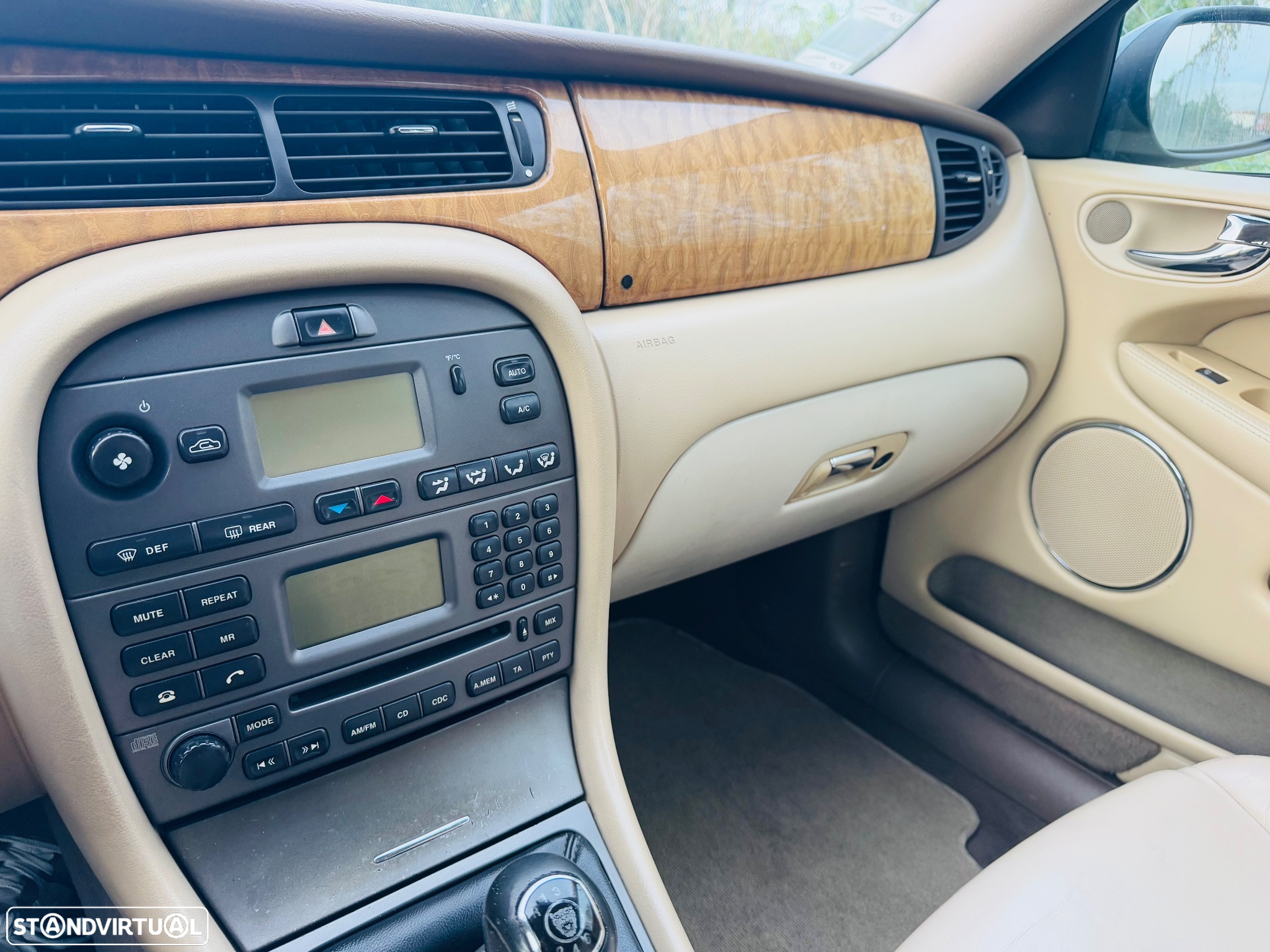 Jaguar X-Type SW 2.2 D Executive - 11