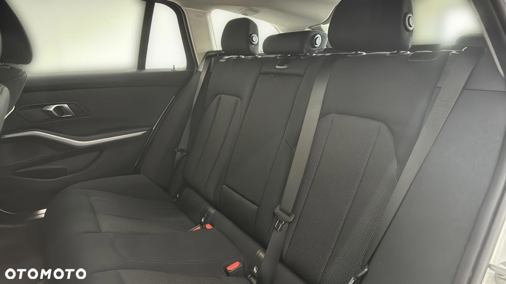 BMW Seria 3 318i Advantage - 17