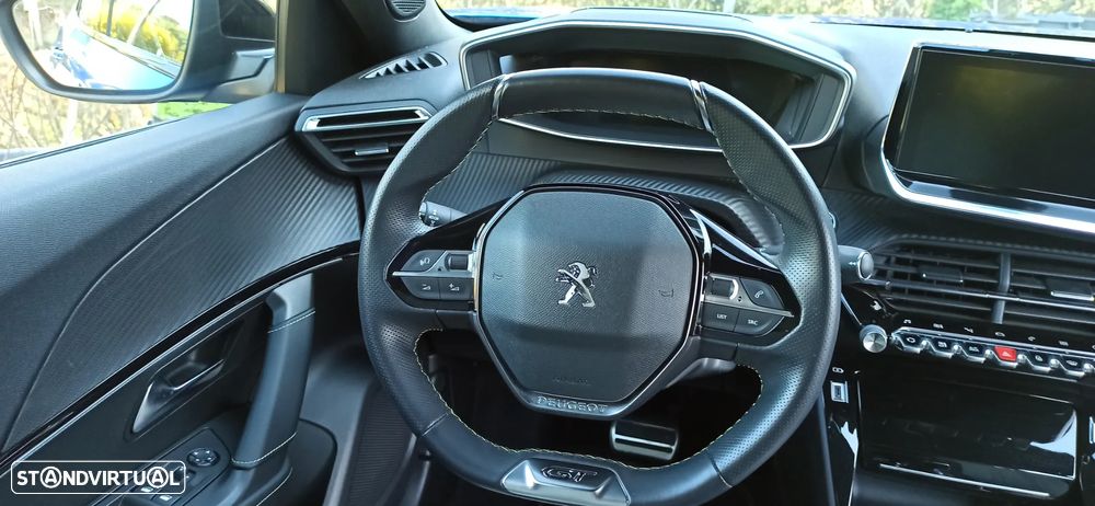 Peugeot e-2008 GT Pack - 11