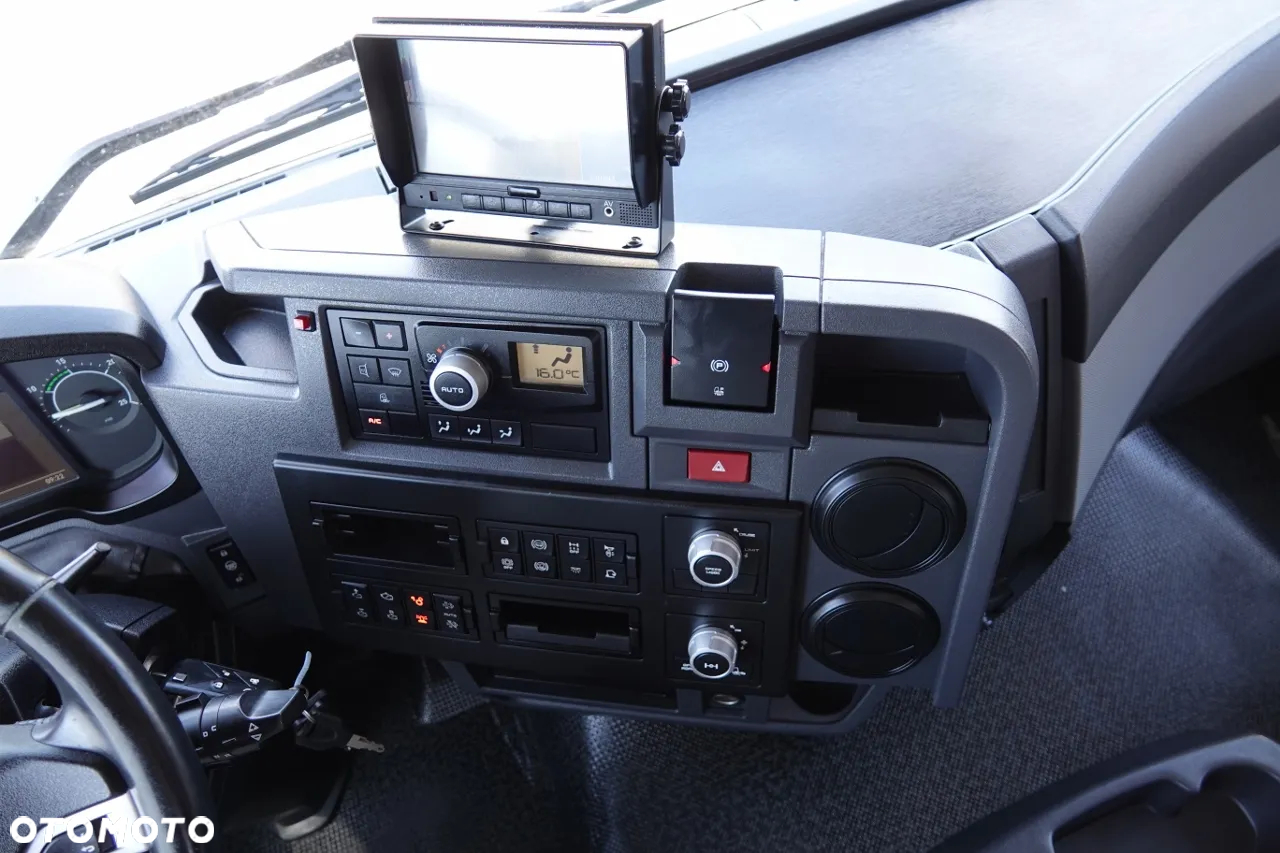 Renault C 430 / 8x4 / SKRZYNIOWY 7 M + HDS PALFINGER PK 2300-EH / WYSÓW 15 M / PILOT   / ROTATOR / SPROWADZONY - 33