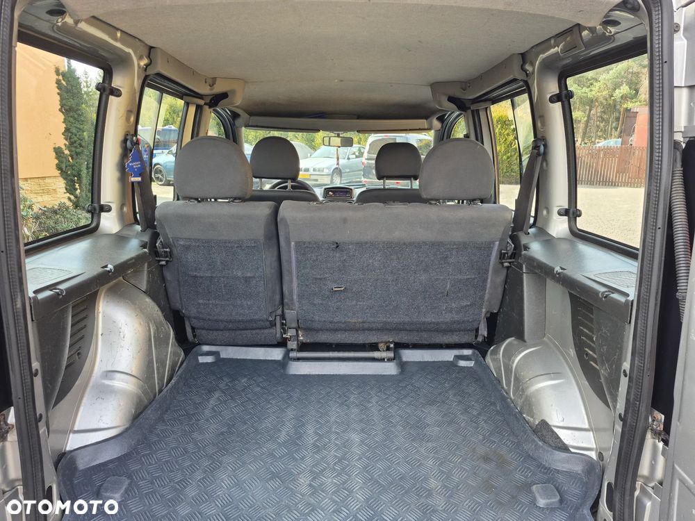 Fiat Doblo 1.6 16V Dynamic - 9