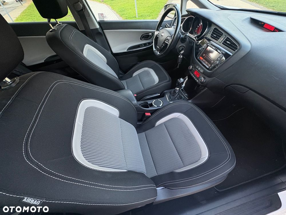 Kia Ceed - 9
