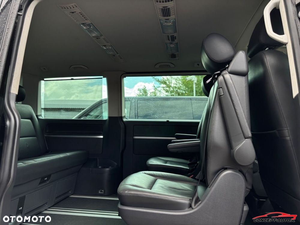 Volkswagen Multivan - 24