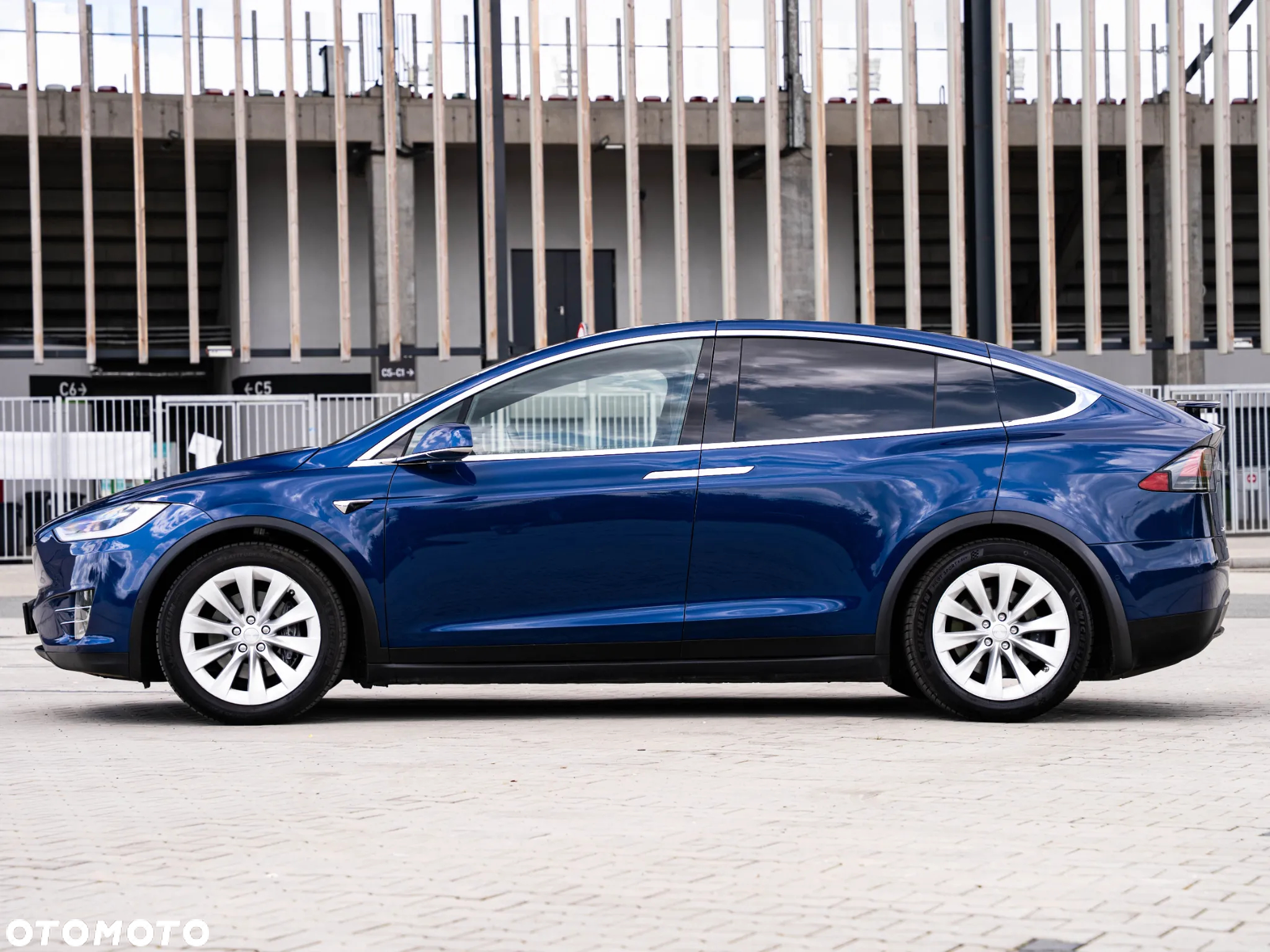 Tesla Model X Long Range Plus - 8