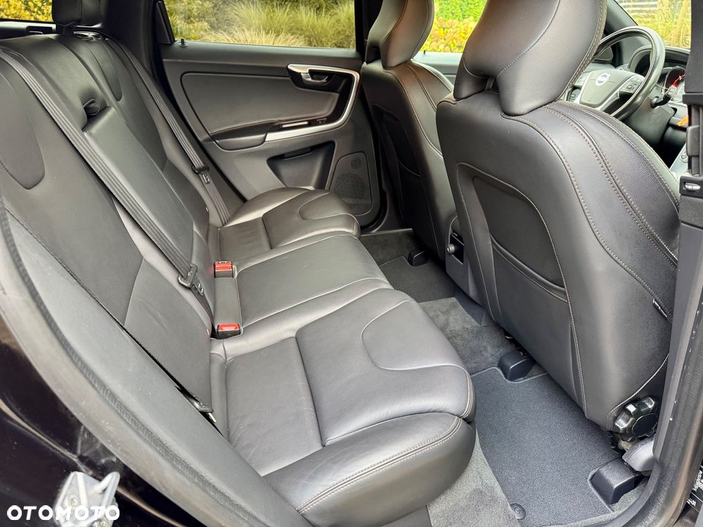 Volvo XC 60 D4 Momentum - 30