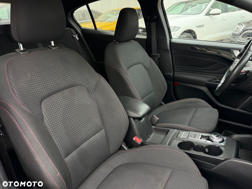 Ford Focus - 24