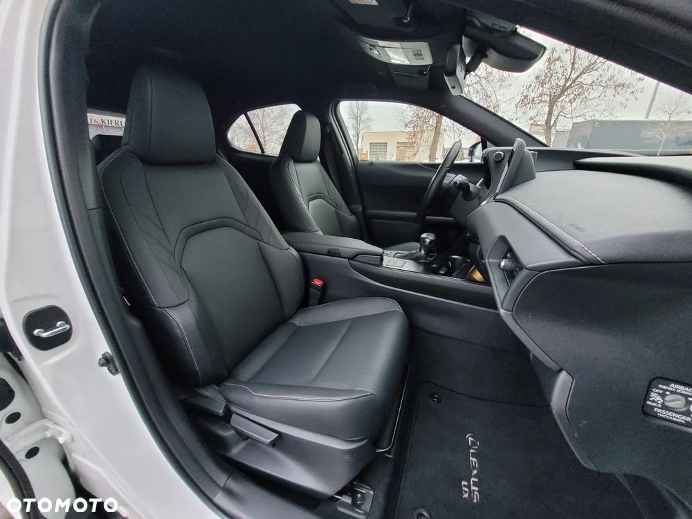 Lexus UX 250h GPF F Sport Design+ 2WD - 13