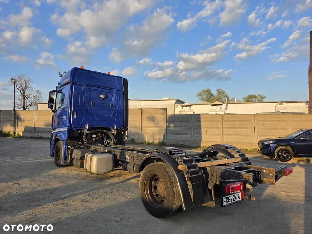 Mercedes-Benz Actros - 6