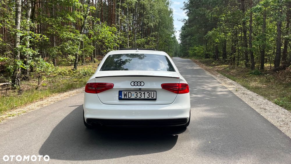 Audi A4 Limousine - 5