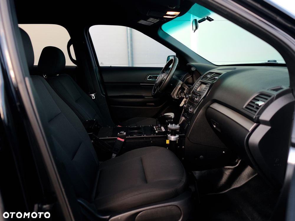Ford Explorer - 21