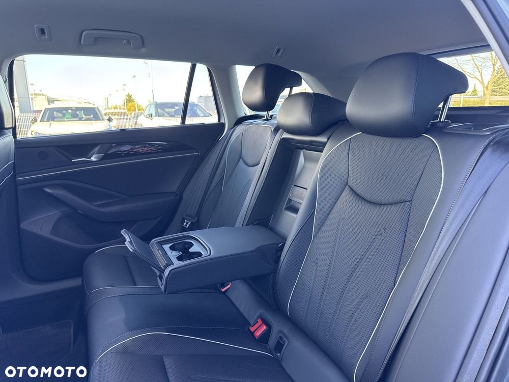 Volkswagen Passat - 17